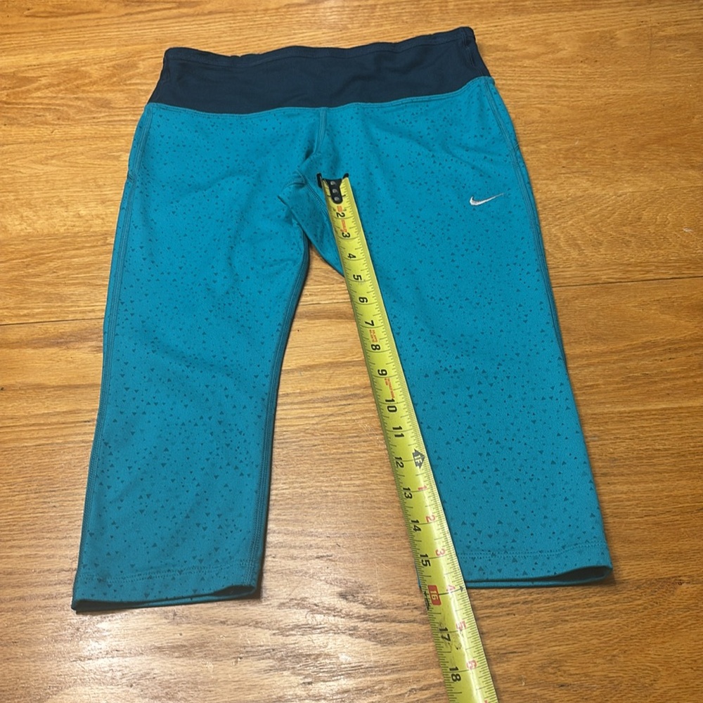 Nike Turquoise Workout Top and capris leggings - Picture 9 of 11